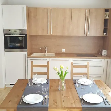 Apartma Alpiner דירה *